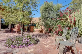 Photo #5: 6788496 Listing