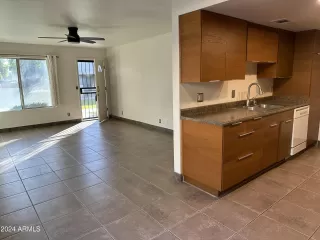 Photo #3: 6788631 Listing