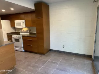 Photo #4: 6788631 Listing