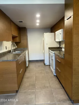 Photo #5: 6788631 Listing