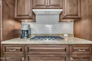 Photo #5: 6788904 Listing 