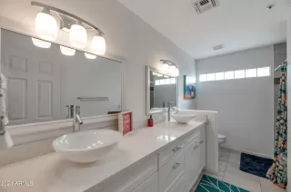 Photo #6: 6789106 Listing