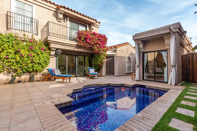 MLS: 6789282 Condo For Sale