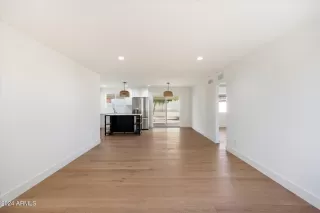 Photo #6: 6789326 Listing