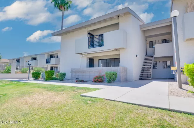 MLS: 6789331 Condo For Sale