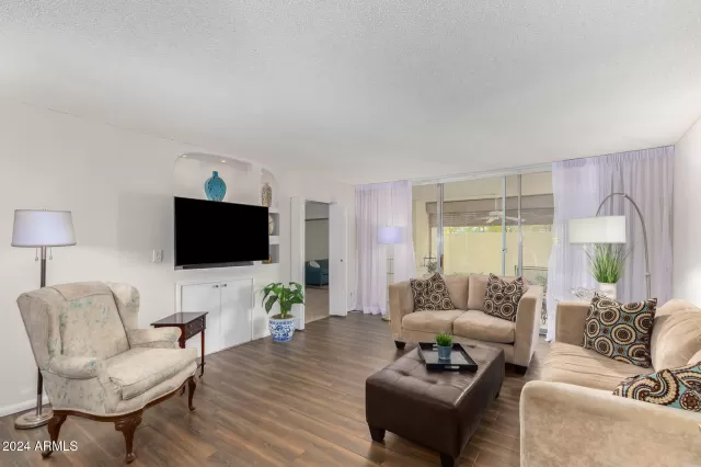 MLS: 6789819 Condo For Sale