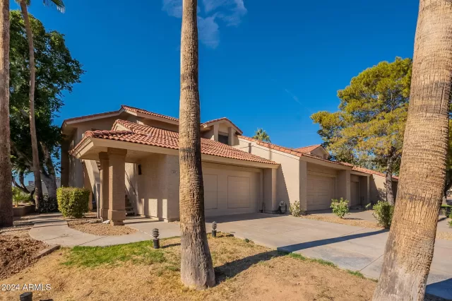 MLS: 6789872 Condo For Sale