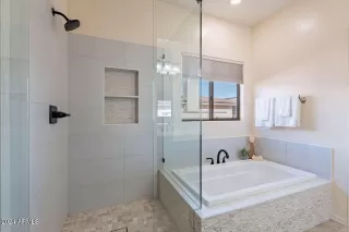 Photo #4: 6790383 Listing 