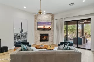 Photo #5: 6790391 Listing 