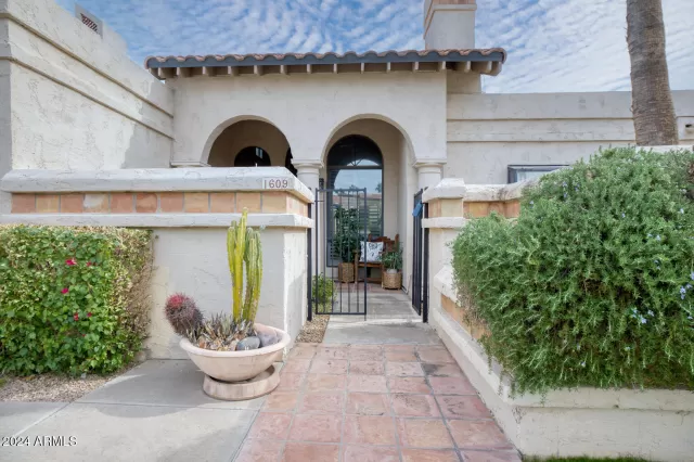 MLS: 6790479 Condo For Sale