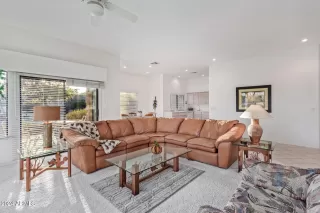 Photo #6: 6790586 Listing 