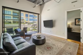 Photo #4: 6790766 Listing