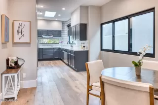 Photo #5: 6790789 Listing 