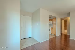 Photo #3: 6790908 Listing