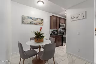 Photo #5: 6790957 Listing