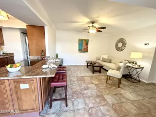 Photo #4: 6791217 Listing