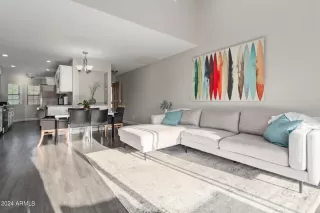 Photo #2: 6791285 Listing