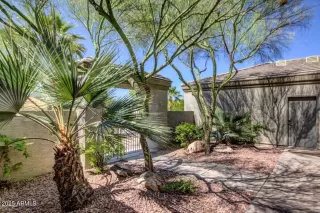 Photo #5: 6791375 Listing