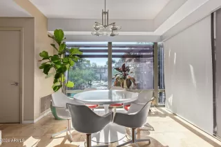 Photo #6: 6791485 Listing