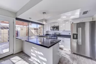 Photo #5: 6791585 Listing