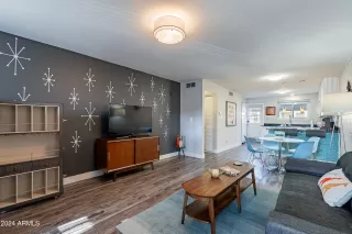 Photo #4: 6791671 Listing