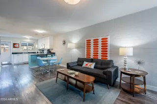 Photo #5: 6791671 Listing