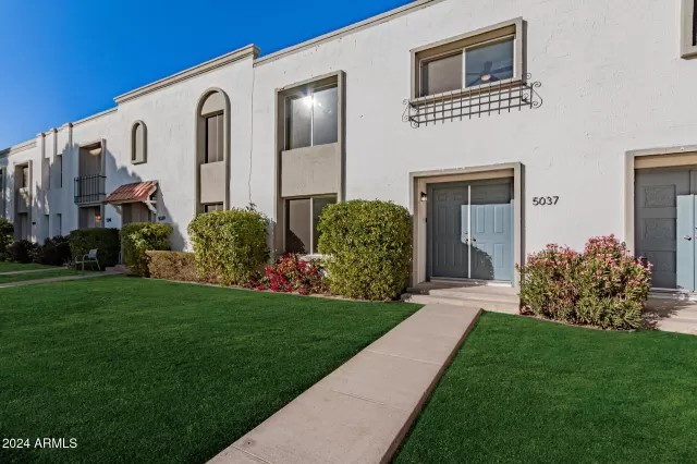 MLS: 6791766 Condo For Sale