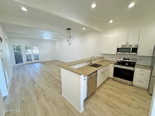 Photo #2: 6792100 Listing 