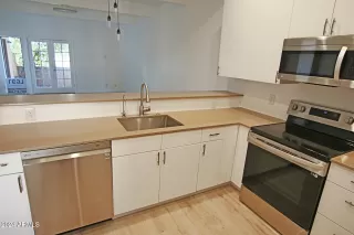 Photo #3: 6792100 Listing 