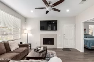 Photo #4: 6792205 Listing