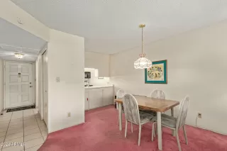 Photo #6: 6792277 Listing