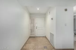 Photo #3: 6792286 Listing