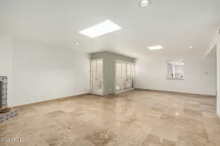 Photo #5: 6792286 Listing