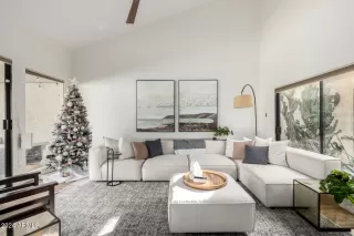 Photo #5: 6792326 Listing