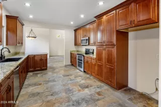 Photo #6: 6793101 Listing