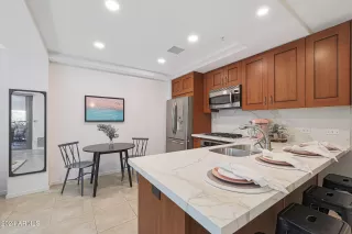 Photo #4: 6793390 Listing