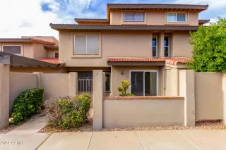 Photo #2: 6794056 Listing 