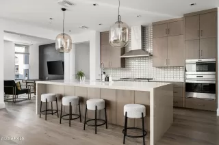 Photo #5: 6794279 Listing 