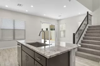 Photo #2: 6794385 Listing 
