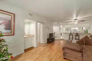 Photo #4: 6794597 Listing 