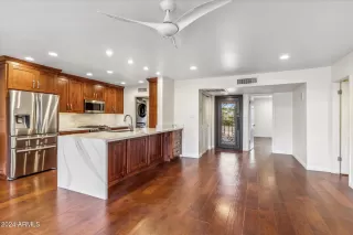 Photo #4: 6794603 Listing