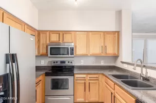 Photo #6: 6794865 Listing