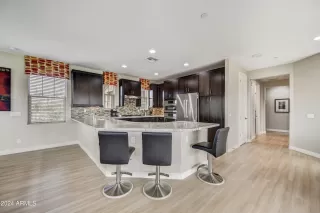 Photo #6: 6794945 Listing