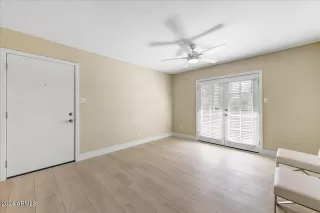 Photo #3: 6794968 Listing