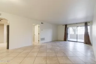 Photo #6: 6795030 Listing