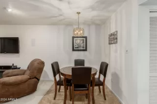 Photo #5: 6795038 Listing