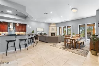 Photo #2: 6796136 Listing 