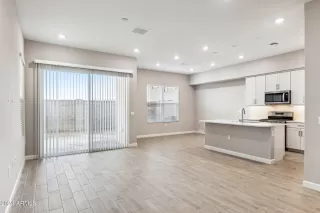 Photo #5: 6796486 Listing