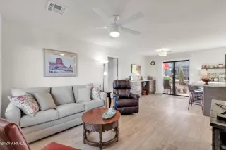 Photo #6: 6796711 Listing