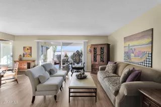 Photo #3: 6796758 Listing